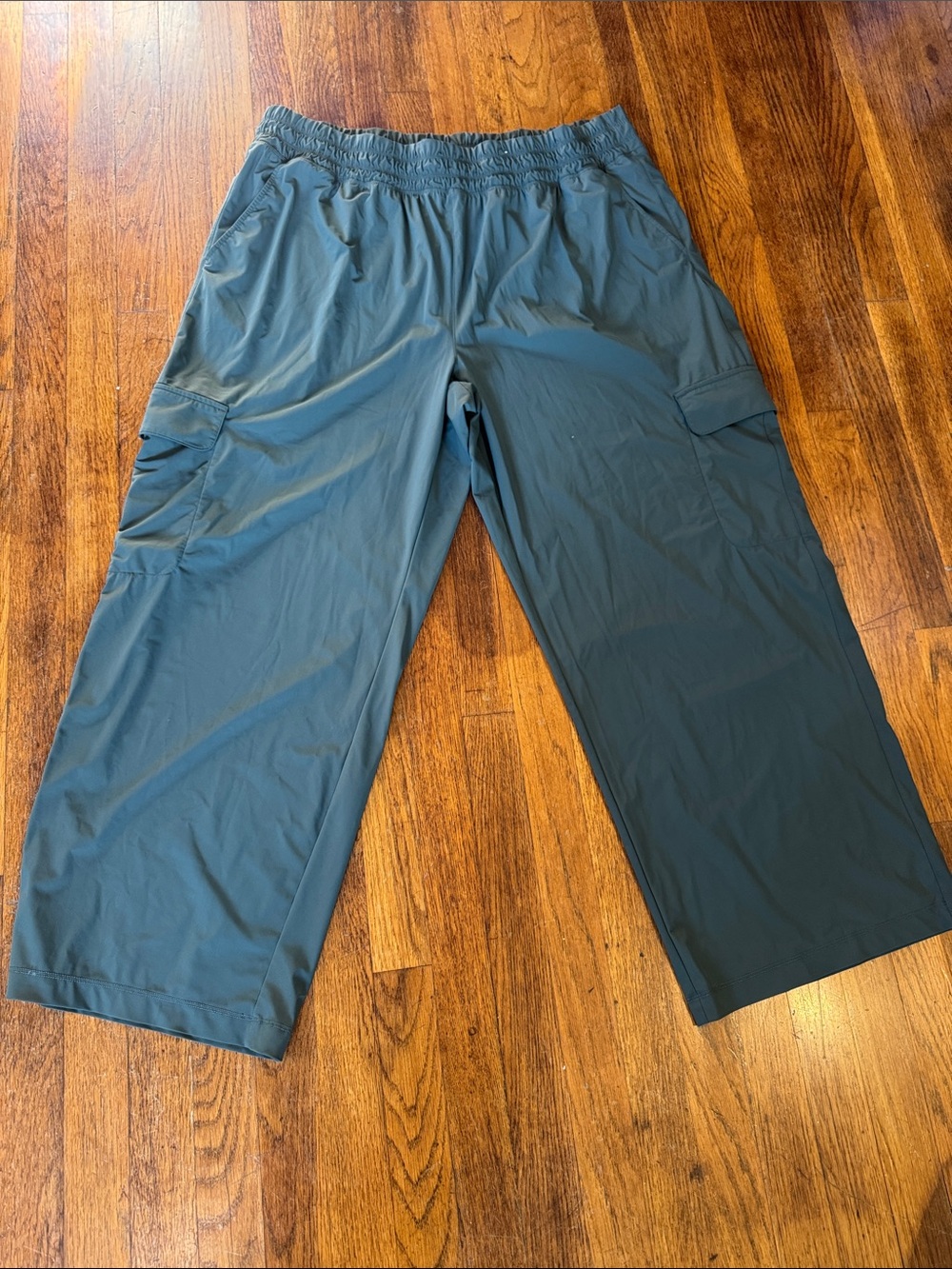 Old Navy Wide-Leg Track Pants in Teal Green